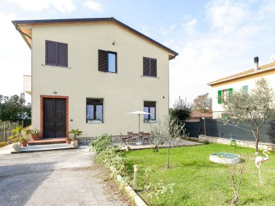 Holiday house Villa in Italy with Private Garden Retreat - Outdoor photo 12