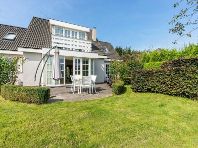 Villa Exclusive villa in Zeewolde with a terrace - Outdoor photo 7