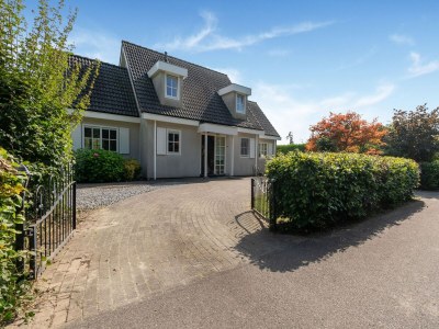 Villa Exclusive villa in Zeewolde with a terrace - Outdoor photo 13