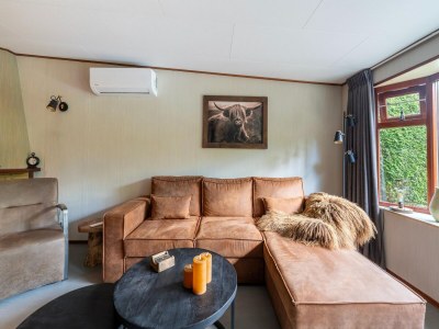 Chalet Chalet in Stegeren near Forest and Pond - Features photo 26