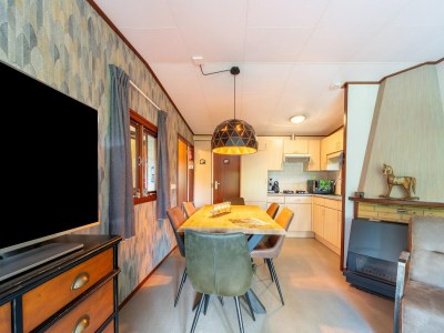 Chalet Chalet in Stegeren near Forest and Pond - Features photo 35