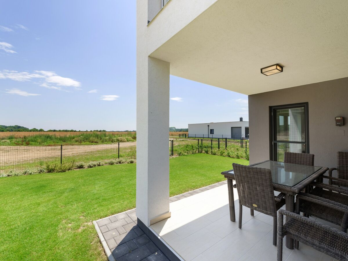 Apartment Apartment in Zsira near Thermal Spa - Outdoor photo 4