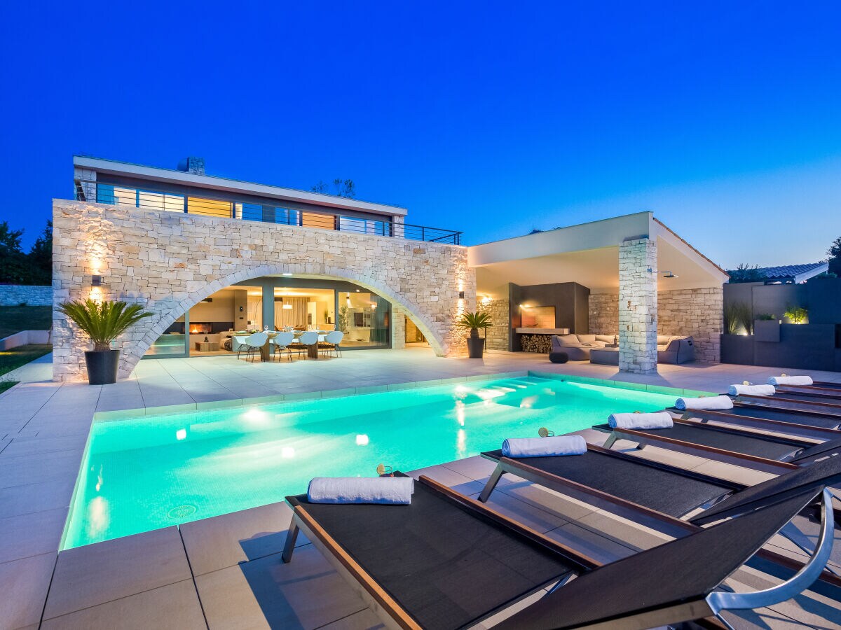 Villa Villa DVO - Outdoor photo 2