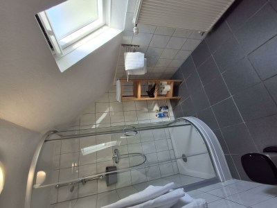 Apartment Dachgeschoß-Appartement/Fewo, Dusche, WC - Outdoor photo 10