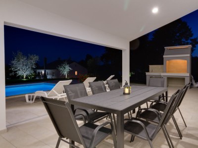 Holiday house Lovely house Piljan - Outdoor photo 9