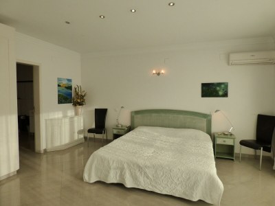 Holiday house Holiday home with pool Paradise 32 - Features photo 24