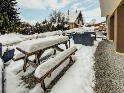 Holiday house Schצnes Ferienhaus in La Chaux mit Whirlpool - Outdoor photo 8