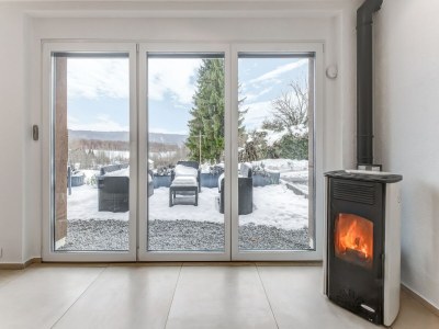 Holiday house Schצnes Ferienhaus in La Chaux mit Whirlpool - Outdoor photo 10