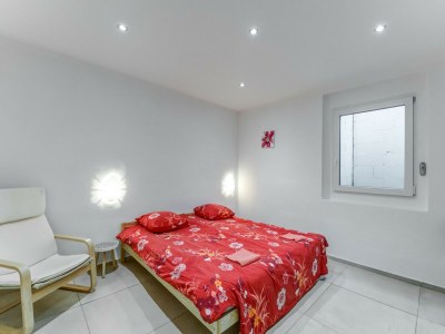 Holiday house Schצnes Ferienhaus in La Chaux mit Whirlpool - Features photo 33