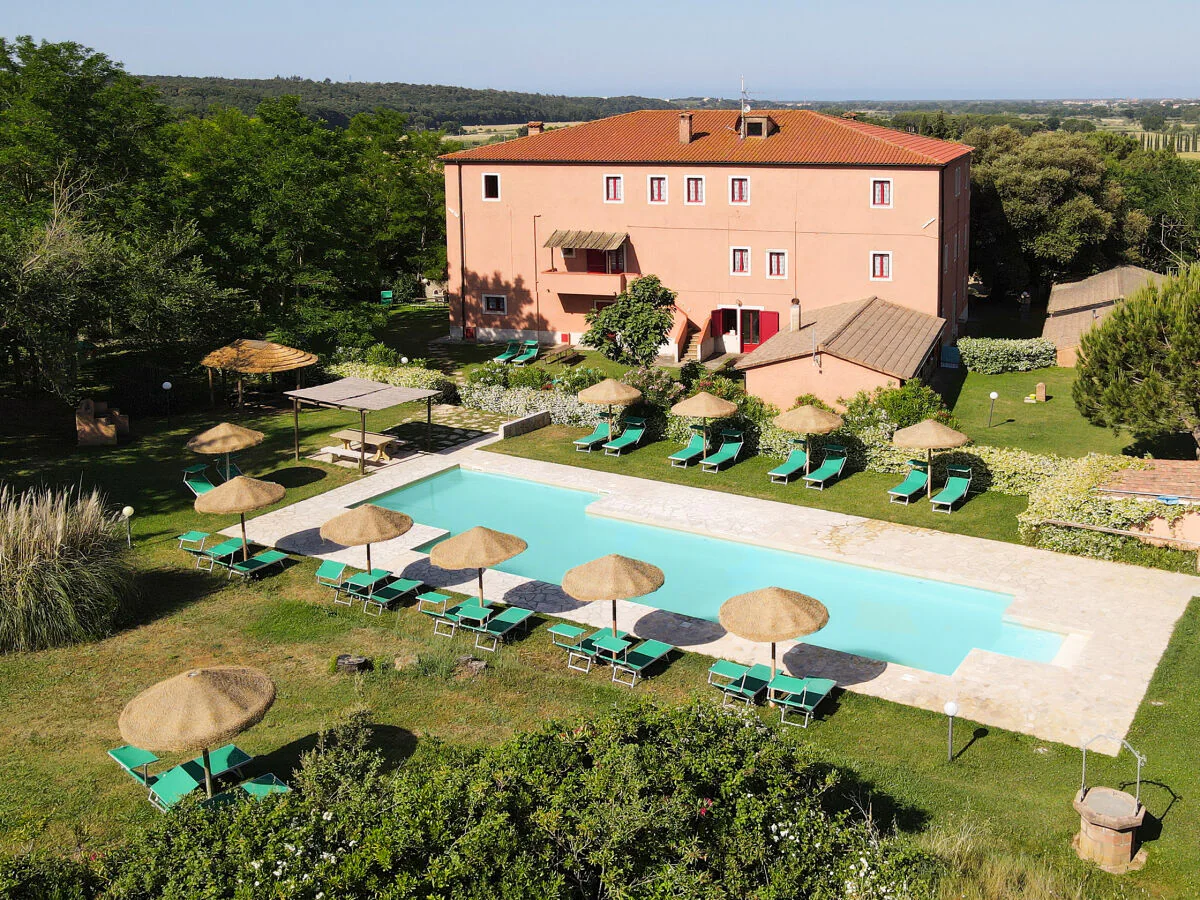Farmhouse Apartment with pool, Etruscan Coast