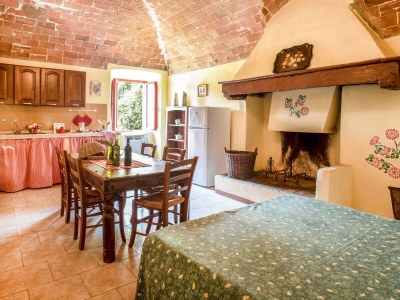 Farmhouse Apartment with pool, Etruscan Coast - Features photo 9