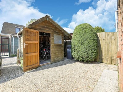 Holiday house Well equipped holiday home in Nieuwvliet, just a few minutes walk from the beach - Outdoor photo 3