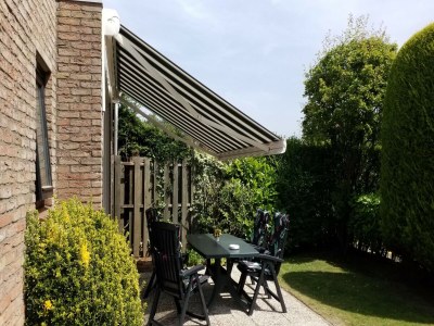 Holiday house Well equipped holiday home in Nieuwvliet, just a few minutes walk from the beach - Outdoor photo 6