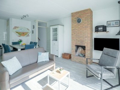 Holiday house Well equipped holiday home in Nieuwvliet, just a few minutes walk from the beach - Features photo 11