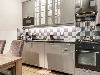 Apartment Beautiful apartment in Sint Maartensbrug - Features photo 25