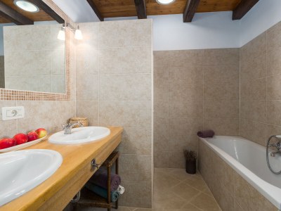 Villa Casa Orah with pool - Features photo 27