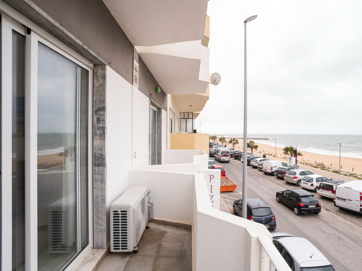 Apartment T2 Avenida 1º VISTA MAR 5* A/C WI-FI 6 PESSOAS - Outdoor photo 3