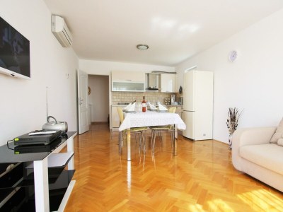 Apartment Spacious Apartment Peteh in Veli Maj with Sea view - Features photo 9
