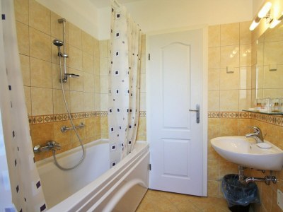 Apartment Spacious Apartment Peteh in Veli Maj with Sea view - Features photo 17