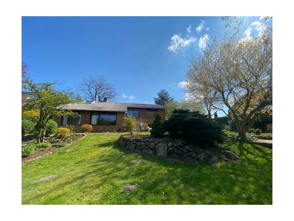 Holiday house No title