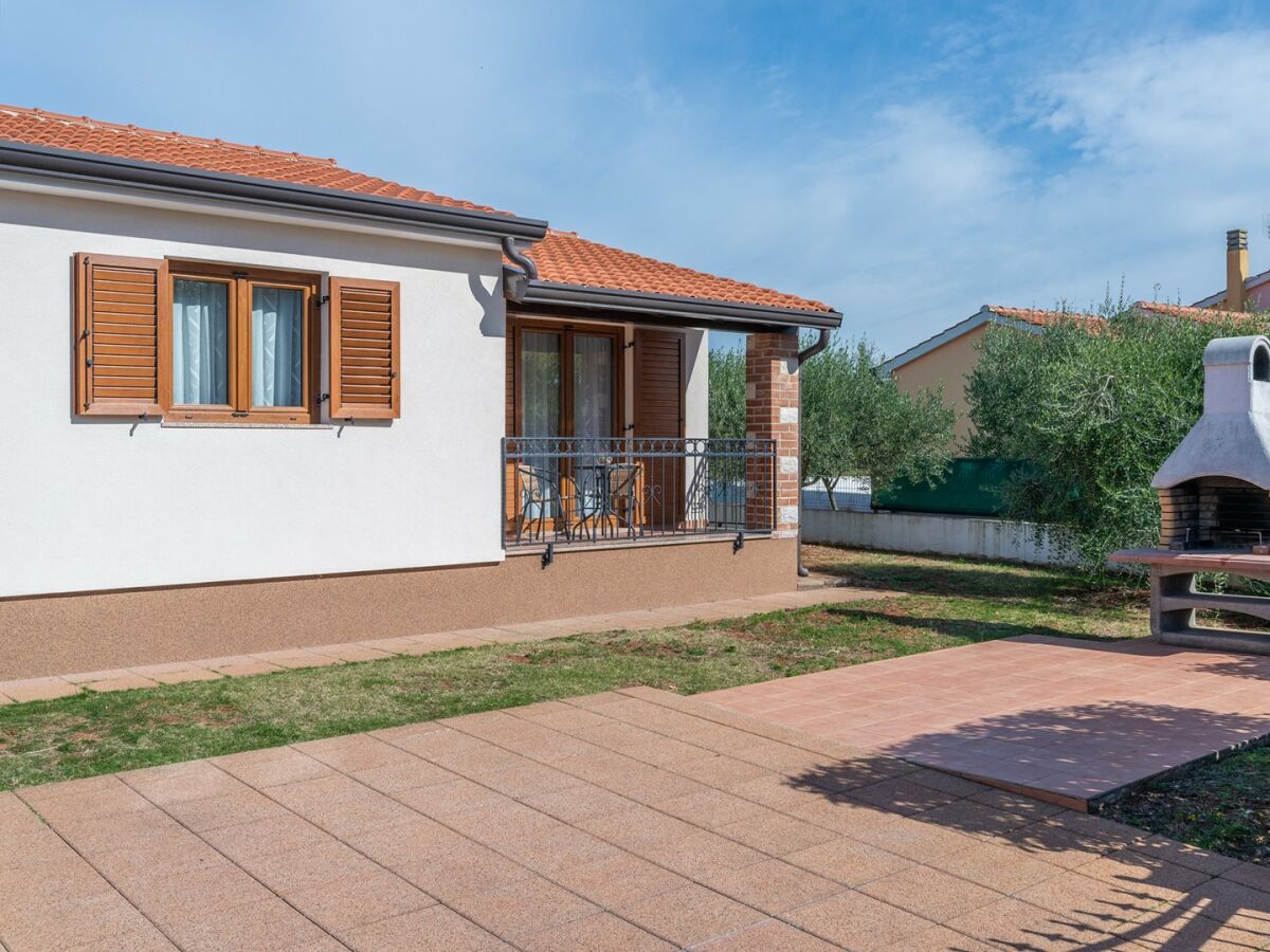 Villa Villa Leonie with Private Pool - Outdoor photo 4