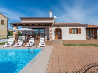 Villa Villa Leonie with Private Pool - Outdoor photo 9