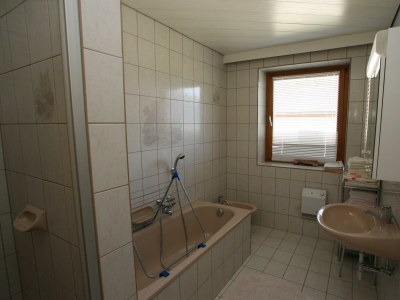 Apartment Appartement/Fewo, Dusche und Badewanne, 3 Schlafrä - Features photo 16