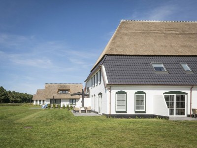 Farmhouse Apartment in De Cocksdorp near Beach - Outdoor photo 2