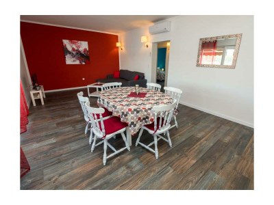 Holiday apartment Please provide the INPUT text for translation. - Features photo 28