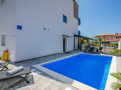 Apartment Apartment Vedran with heated pool, in  Porec - Outdoor photo 8