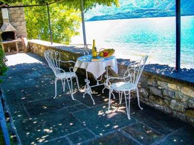 Holiday apartment Palazzina GiardinoLago: Bianco - Outdoor photo 12