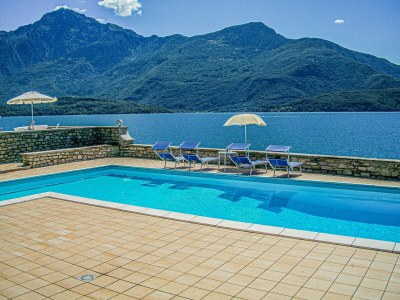 Holiday apartment Palazzina GiardinoLago: Azzurro - Outdoor photo 7