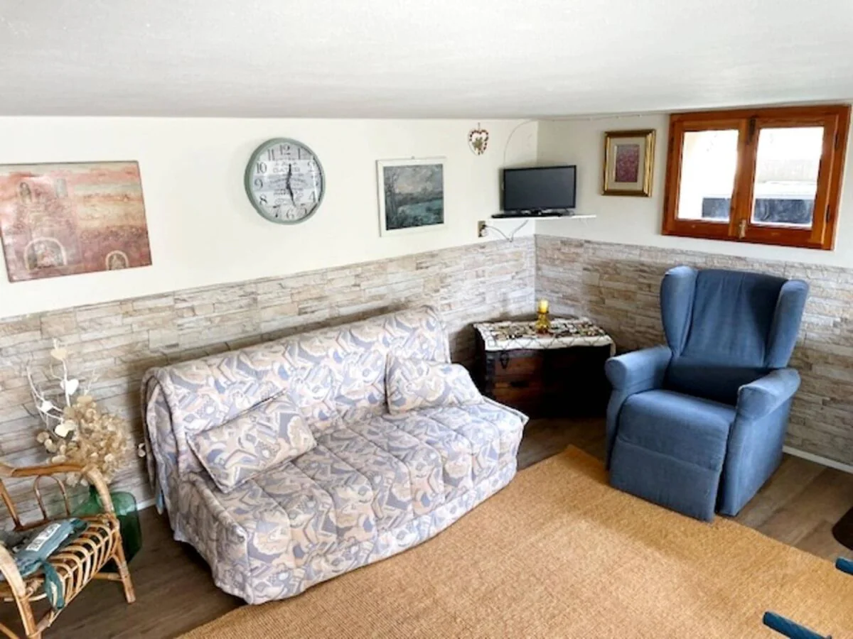 Chalet Chalet in Marliana near center