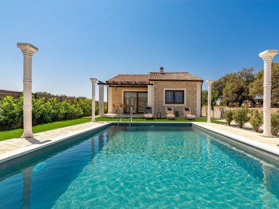 Villa Villa Aldonna with Private Pool in Bibinje - Villa