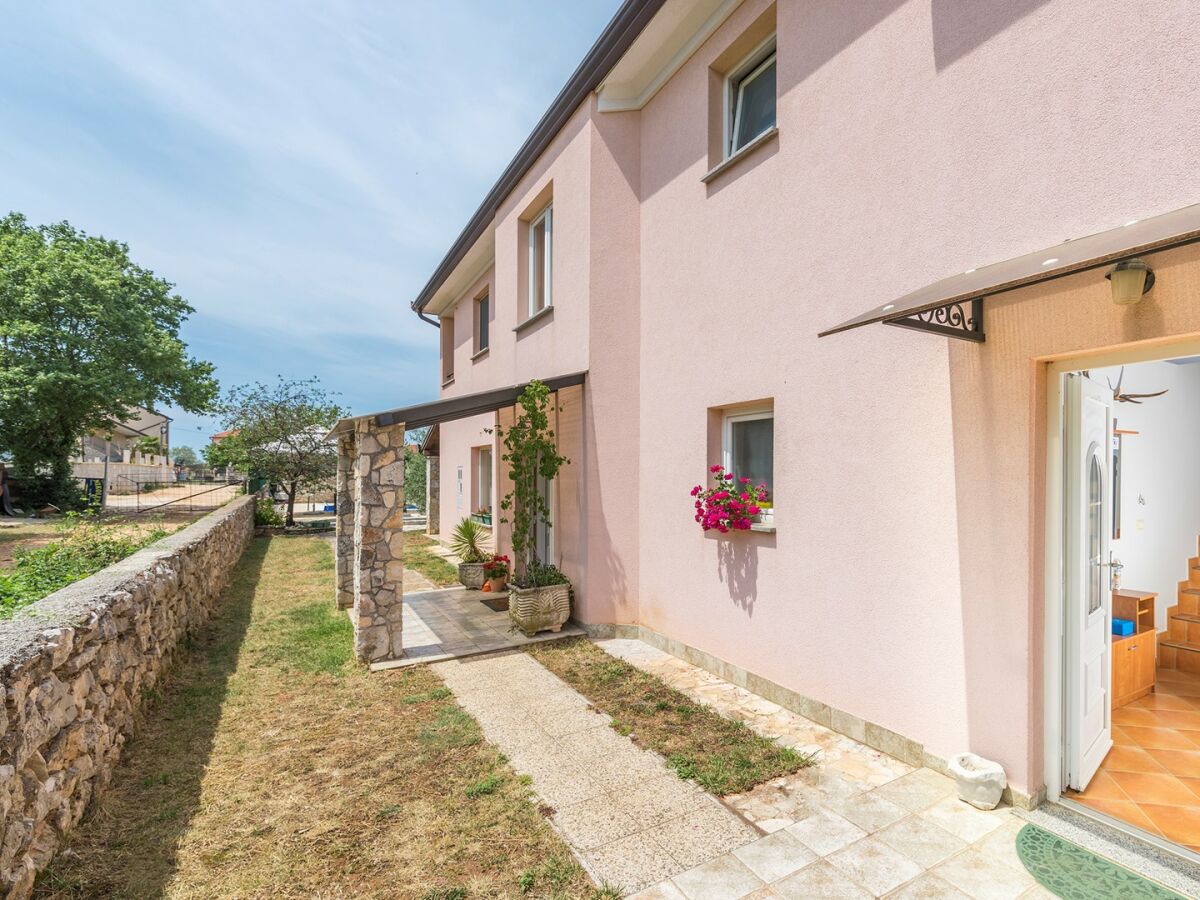 Holiday apartment Cerin with Private Pool - Outdoor photo 4