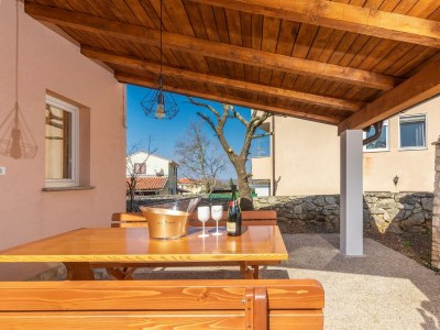 Holiday apartment Cerin with Private Pool - Outdoor photo 3