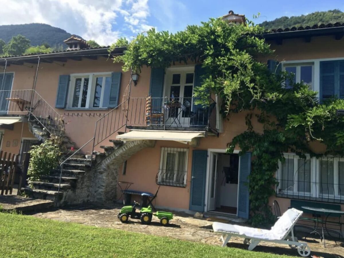 Holiday apartment Mimosa in a natural paradise above Lake Maggiore - Outdoor photo 3