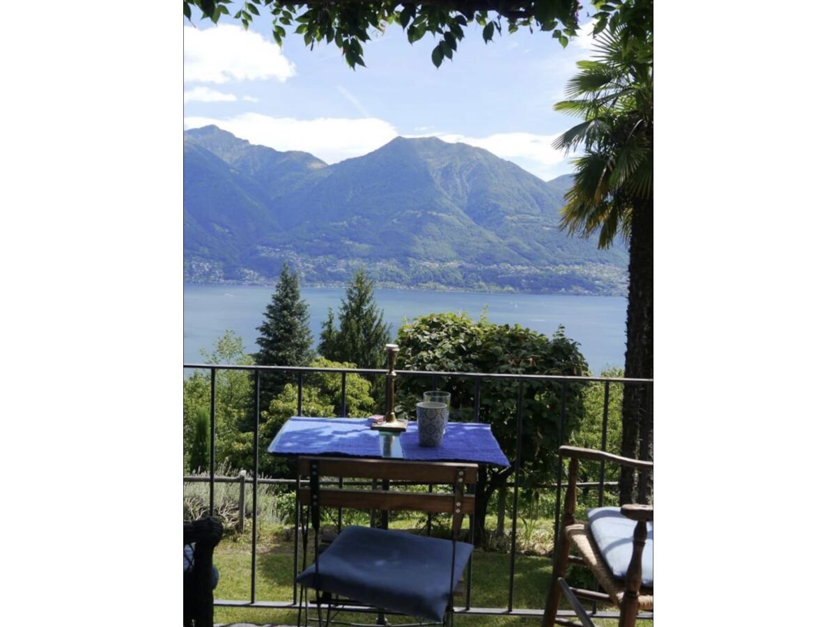 Holiday apartment Mimosa in a natural paradise above Lake Maggiore - Outdoor photo 4