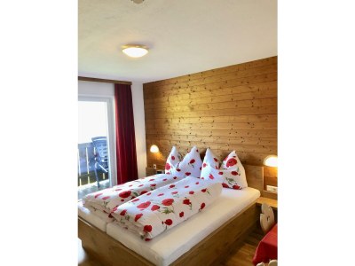 Holiday room Familienzimmer, Dusche oder Bad, WC, 2 Schlafräume in Hopfgarten im Brixental - Holiday room