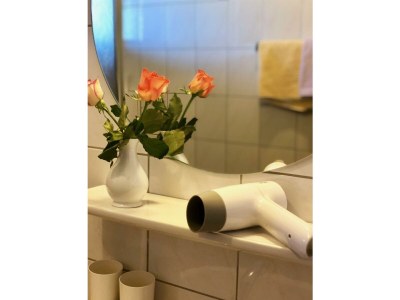 Holiday room Familienzimmer, Dusche oder Bad, WC, 2 Schlafräume - Features photo 25