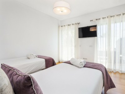 Villa Design Villa OCV - Heated Pool and Jacuzzi - Features photo 15