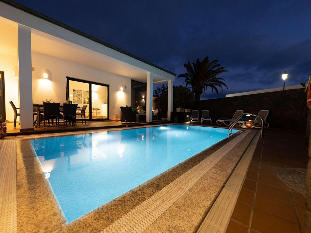 Holiday house Private Pool in Playa Blanca - Outdoor photo 2