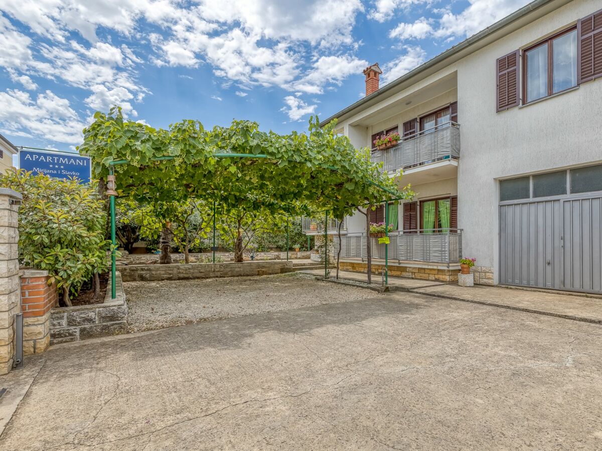 Apartment Mirijana in Tar - Outdoor photo 2