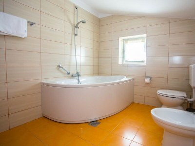 Villa Gialla with private pool - Features photo 29