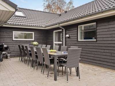 Holiday house Luxus-Retreat mit Pool -- By Traum Ferienwohnungen - Outdoor photo 9