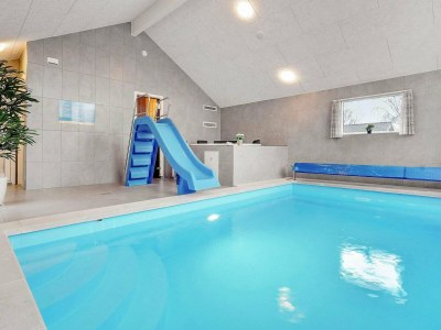 Holiday house Luxus-Retreat mit Pool -- By Traum Ferienwohnungen - Outdoor photo 12