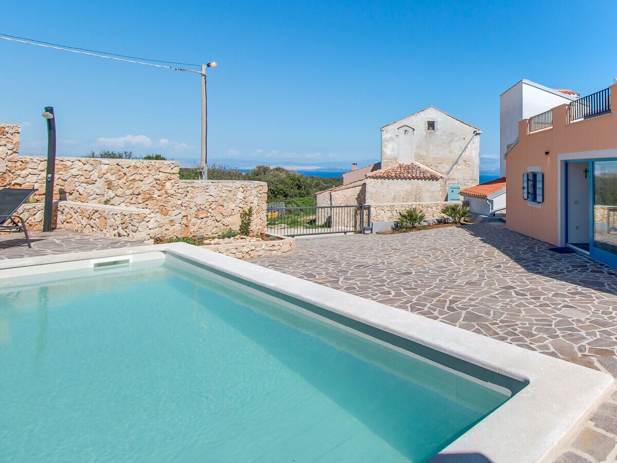 Holiday house DELPHINE with pool - Outdoor photo 2