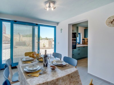 Holiday house DELPHINE with pool - Features photo 10