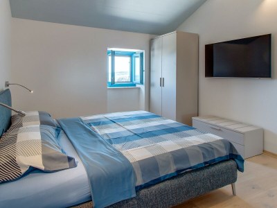 Holiday house DELPHINE with pool - Features photo 15