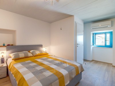 Holiday house DELPHINE with pool - Features photo 19